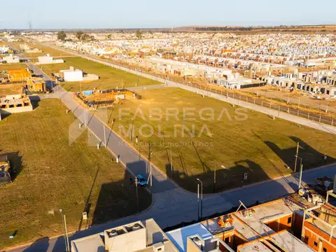 ¡Venta! Lote en Campos de Manantiales ¡Apto Dúplex! ¡Posesión inmediata!