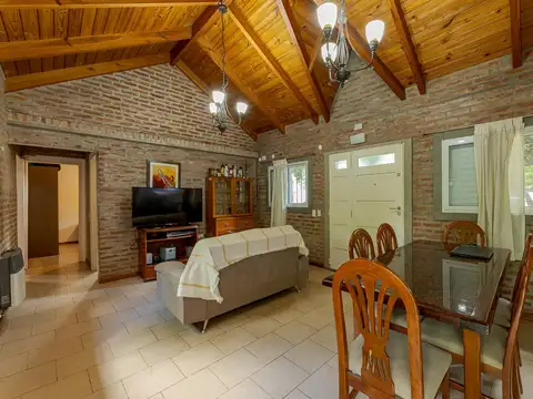 VENTA CASA DE DOS DORMITORIOS EN FISHERTON