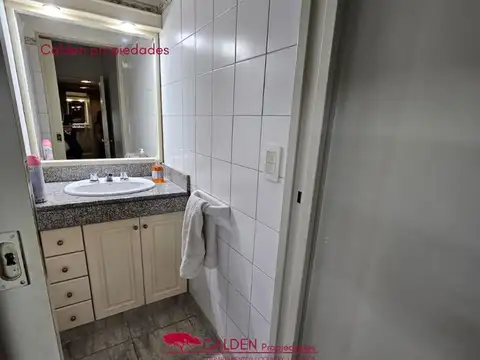 Oficina 5 ambientes con 2 baños