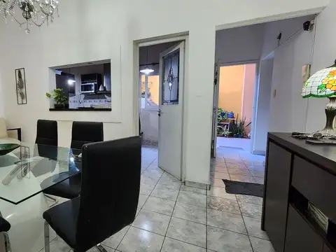 Venta Depto PB Céntrico 2 Dorm. Cocheras y Patio