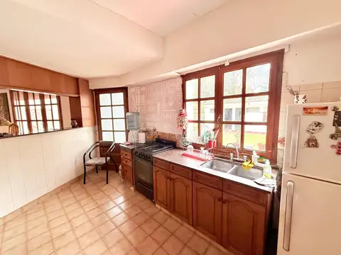 Casa 6 ambientes con 1 baño