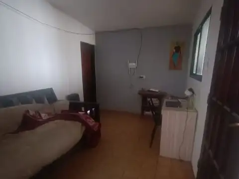 Casa 6 ambientes con 1 baño