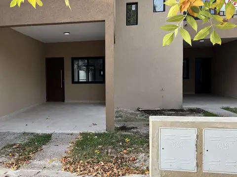 Casa en Venta con 1 cochera