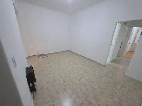 Departamento 3 amb con balcon al frente!