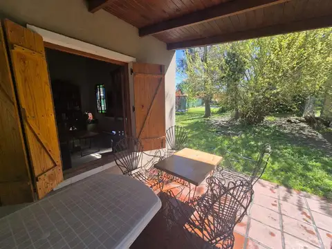 VENTA CASA 3 AMB. CON PILETA Y JARDIN