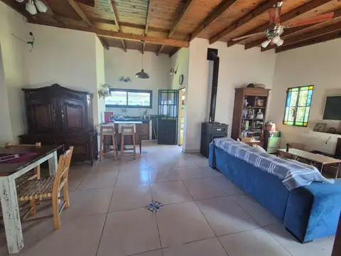 VENTA CASA 3 AMB. CON PILETA Y JARDIN