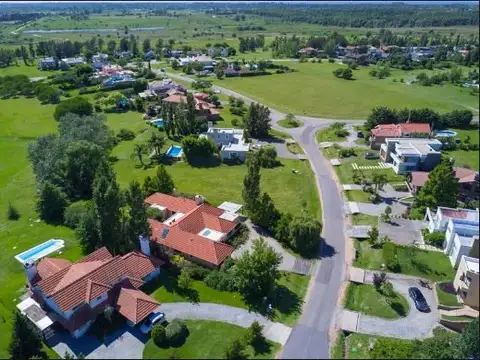 Camino de los Horneros 100