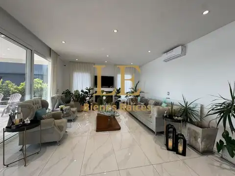 Casa en Alquiler al Oeste
