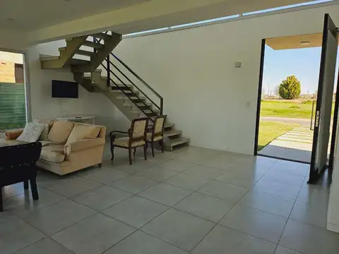 Boote al 100 , Barrio San Sebastian, Area 5(escriturable)