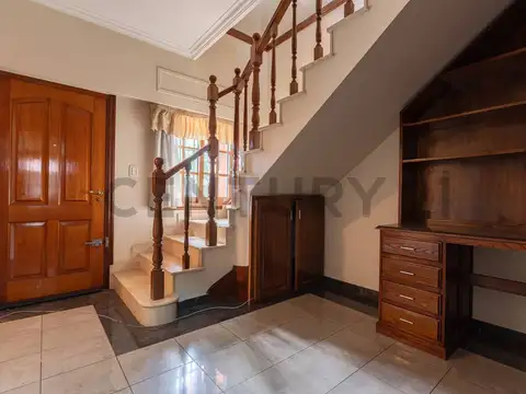 Casa 5 ambientes con 3 baños