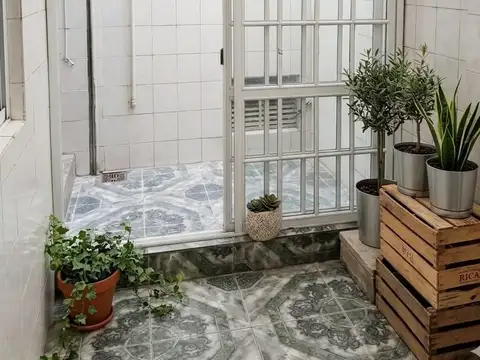 DEP. EN VENTA (55 m2) AV. LAS HERAS 3300 - 3 ambientes, 1 baño y patio