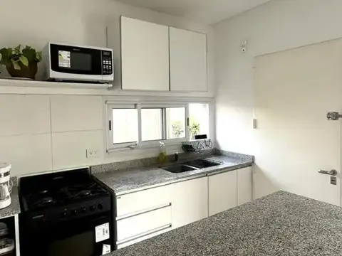 Casa en Alquiler con 2 cocheras