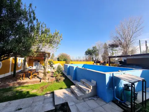 Venta casa con pileta en Las Compuertas