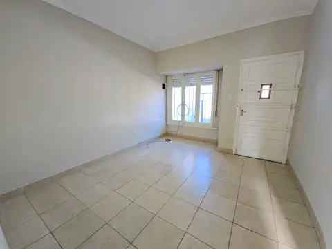 Casa 2 ambientes con 1 baño