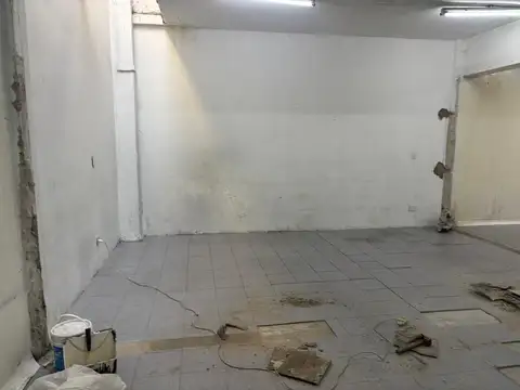 GALPON DE 150M2 CUB EN PLANTA BAJA Y CUENTA CON UN SOTANO DEL MISMO METRAJE CON TECHOS BIEN ALTOS