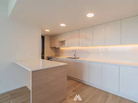 Venta apto 3 dormitorios parrillero Barrio Parques