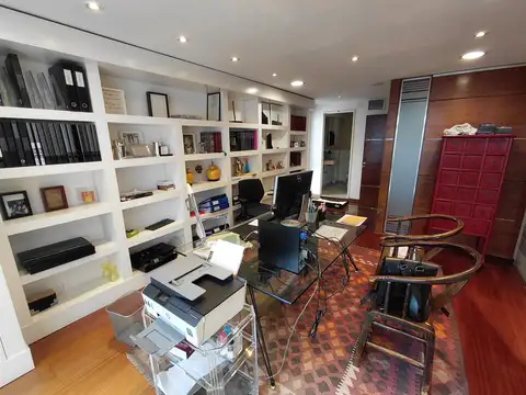 Oficina 7 ambientes con 2 baños