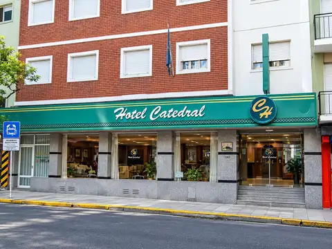 Hotel de 5 pisos reciclado en el centro 