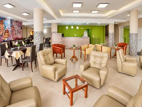 Hotel de 5 pisos reciclado en el centro