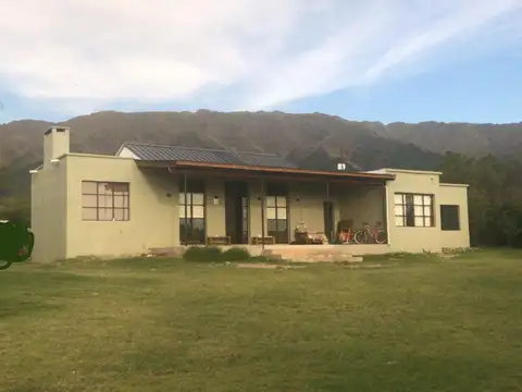 Hermosa casa con 3.7 hectáreas en venta