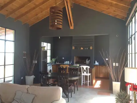 Hermosa casa con 3.7 hectáreas en venta