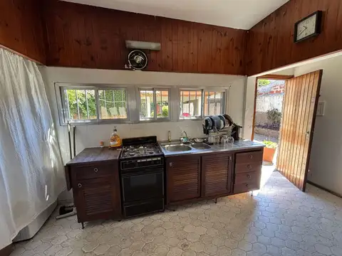 Casa 5 ambientes con 2 baños