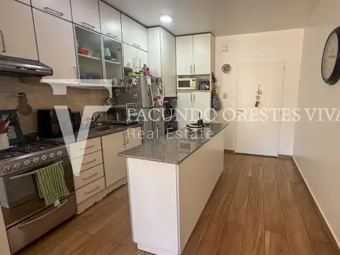 VENTA-DEPARTAMENTO-TRES AMBIENTES-BALCON-FLORES