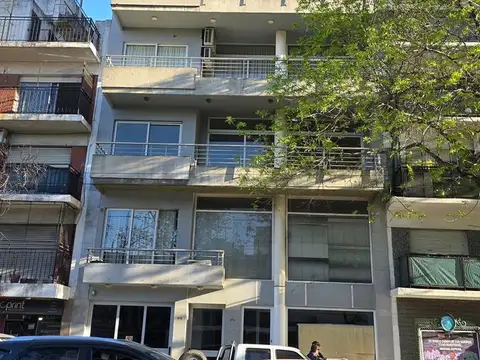 Venta Piso   Cochera   Baulera San Telmo 2 balcones