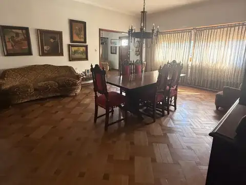 Casa 6 ambientes con 3 baños