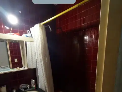 Casa 5 ambientes en dos plantas con garage