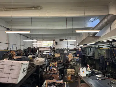 Galpon en Venta 30  mts Fondo