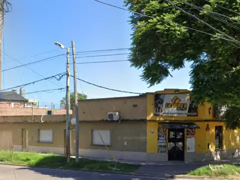 Esquina en Av. Lavalle en Zárate