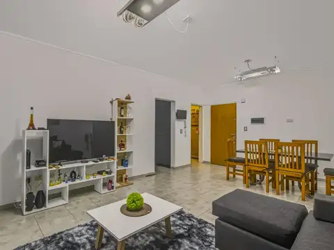 Calle 55 e 9 y 10, 1 DORMITORIO, 2do PISO AL FRENTE