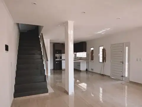 Depto Tipo Casa en Venta de 3 dormitorios