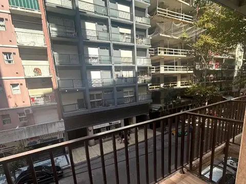 Las Heras 2300, Piso 2