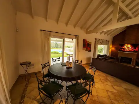 Casa en Venta en Manzanares, USD 327.000
