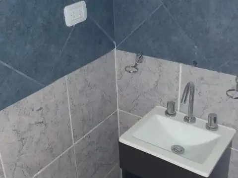 Casa 3 ambientes con 1 baño