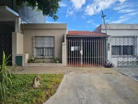 HERMOSO PH EN CASTELAR