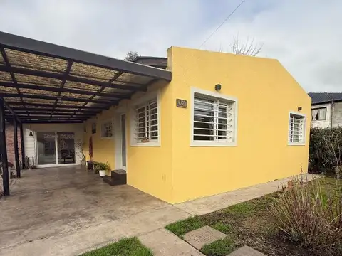 VENTA CASA 3 AMBIENTES - LAS MARGARITAS