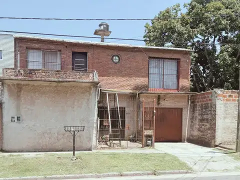 Casa en venta en Malvinas Argentinas, GBA Norte - 6 ambientes