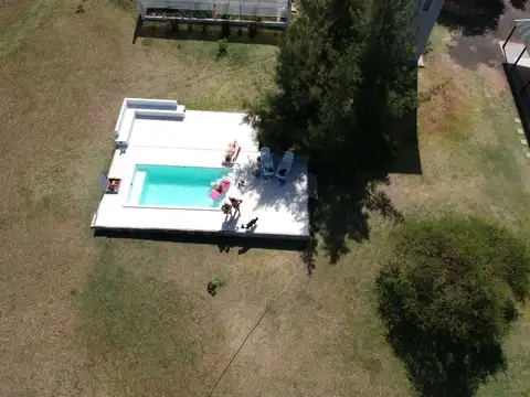 Finca con Casa, Departamentos y Laguna