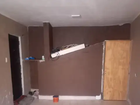 Casa 6 ambientes con 1 baño