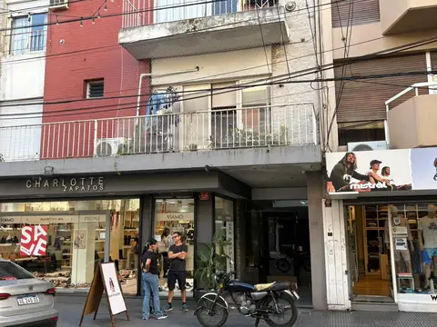 Departamento en venta de 3 Ambientes en Quilmes Centro, Ideal Inversor 