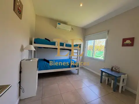 Casa en Venta con 5 cocheras