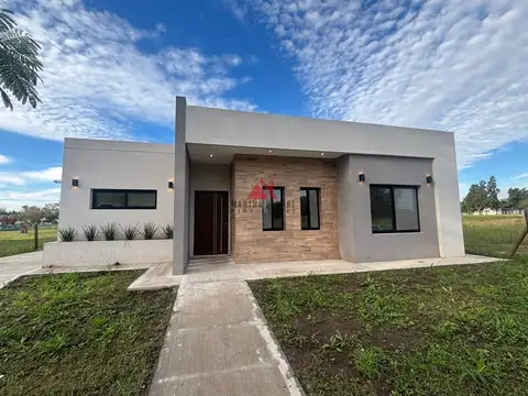 Casa  en Venta en Santa Sofía, Pilar del Este, Pilar
