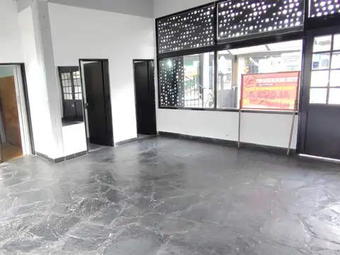 ALQUILER DE LOCAL INTERNO EN GALERIA