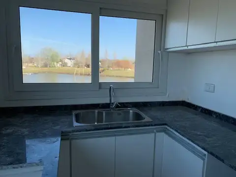 Casa 2 ambientes con 1 baño