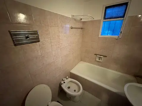 Departamento en Alquiler en Ciudad Jardín del Palomar, $ 890.000