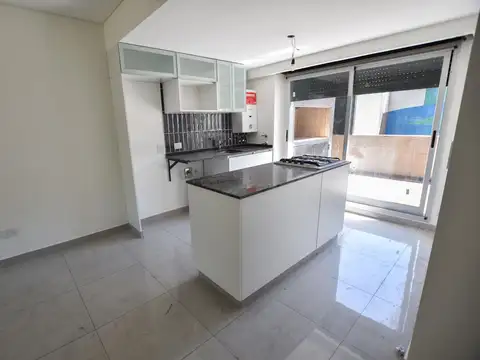 Departamento en  Venta, dos dormitorios con patio exclusivo. Echesortu.
