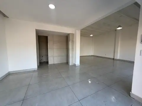 Local en Alquiler en Gregorio de Laferrere, $ 1.300.000